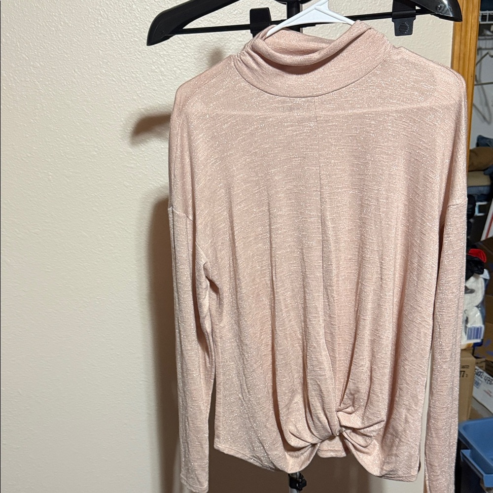 Jennifer Lopez Cream Knit Top‎